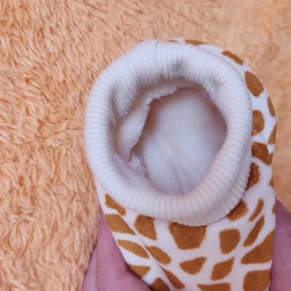 Baby leopard skirt and booties, sz 6-18 months - Picture 6 of 11